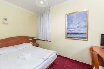 Фото номера Двухместный номер с 1 кроватью Отель Hotel Bastion г. Костшин-над-Одрон 2