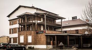 Фотографии Отели типа «постель и завтрак» Kuźnia Hotelik г. Костшин-над-Одрон (Польша) №1 Фото Отели типа «постель и завтрак» Kuźnia Hotelik г. Костшин-над-Одрон 1